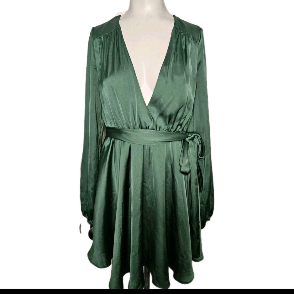 Lovers & Friends Crisscross Front Long Sleeved Dress Size XS